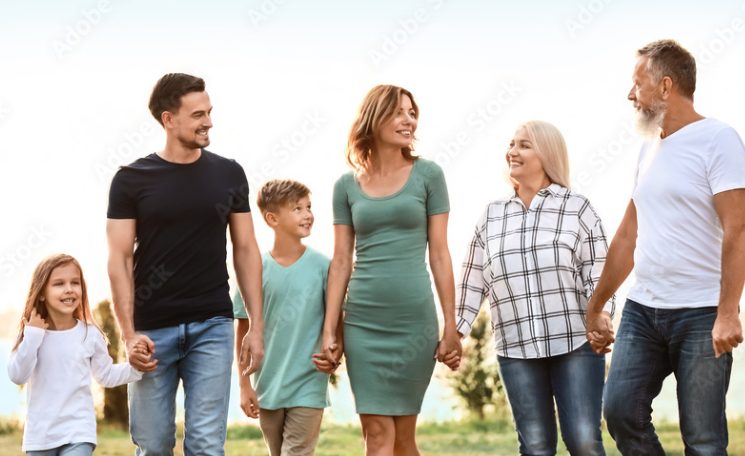 הייתי בחודש השמיני להיריון כשבעלי החליף את המשפחה שלנו בדוגמנית כושר – המתנה ששלחתי למזבח החתונה שלהם הותירה את האורחים בהלם מוחלט