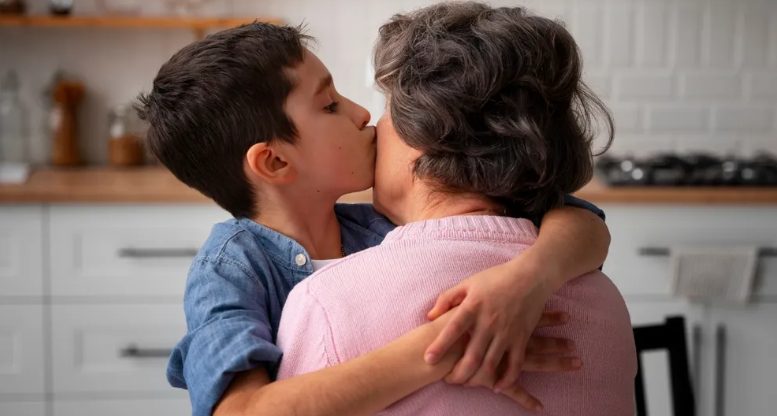 ביקשתי מסבתא שלי להגשים איתי חלום שמעולם לא זכתה להגשים – להגיע לנשף הסיום. אבל אמי החורגת, כששמעה על התוכנית שלי, עשתה מעשה אכזרי שהפך את הערב המיוחד לסיוט.